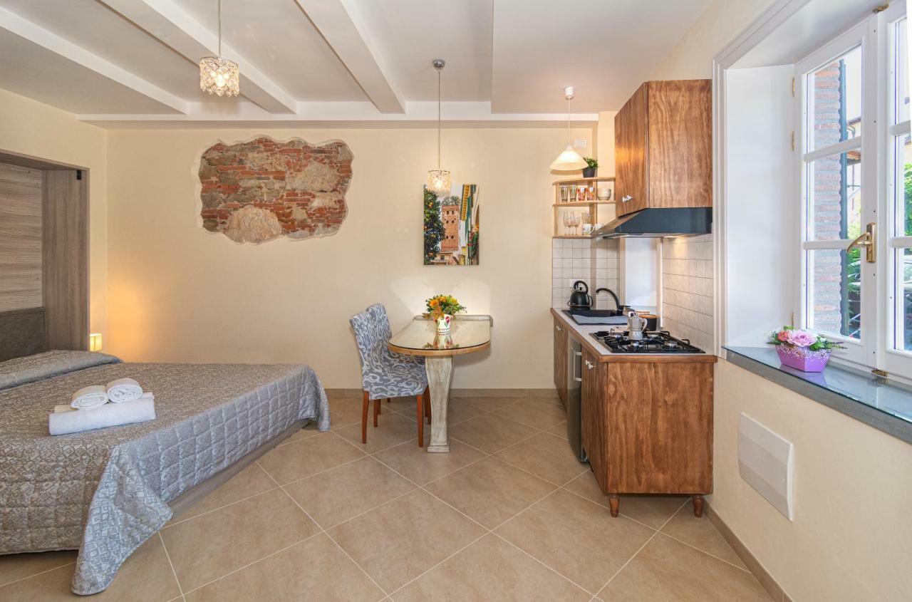 לוקה La Mandolata Dei Poeti Apartaments מראה חיצוני תמונה