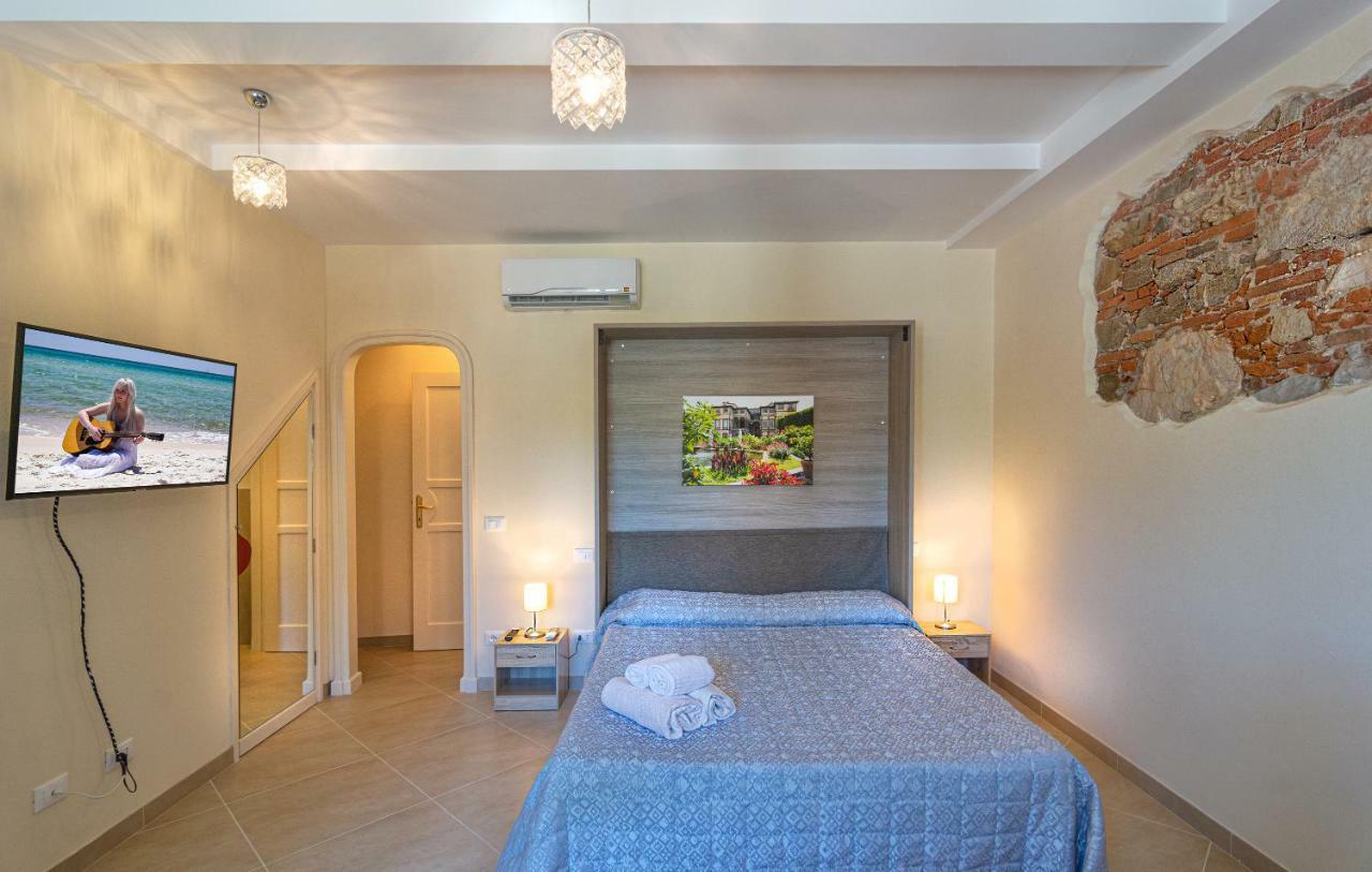 לוקה La Mandolata Dei Poeti Apartaments מראה חיצוני תמונה