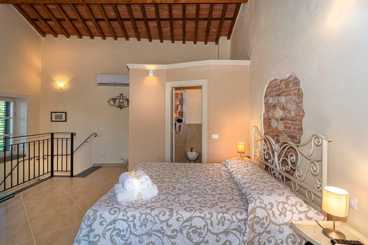 לוקה La Mandolata Dei Poeti Apartaments מראה חיצוני תמונה