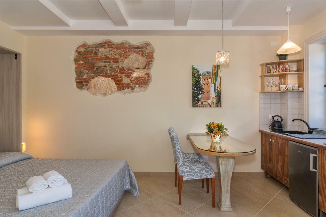 לוקה La Mandolata Dei Poeti Apartaments מראה חיצוני תמונה