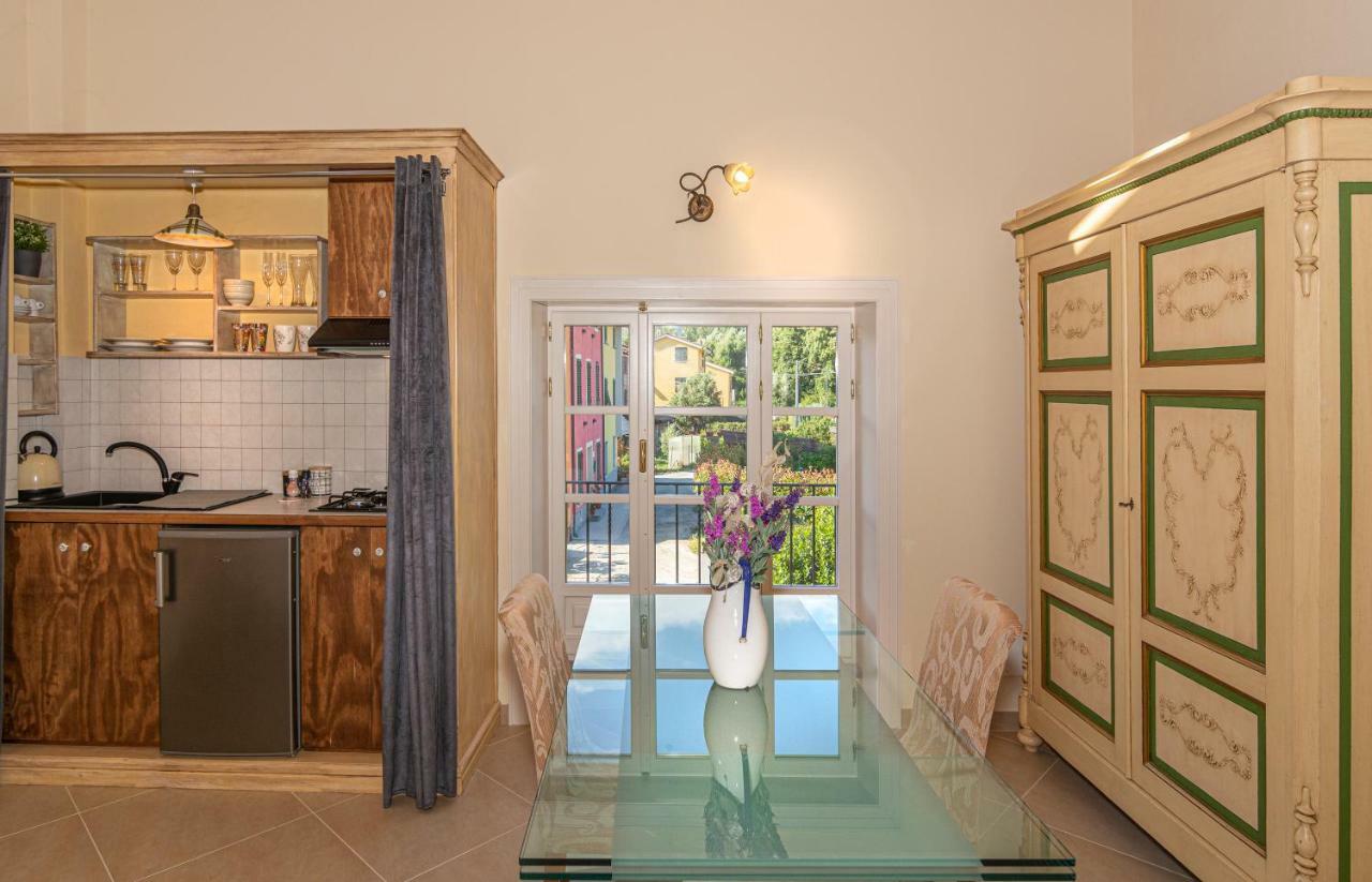 לוקה La Mandolata Dei Poeti Apartaments מראה חיצוני תמונה