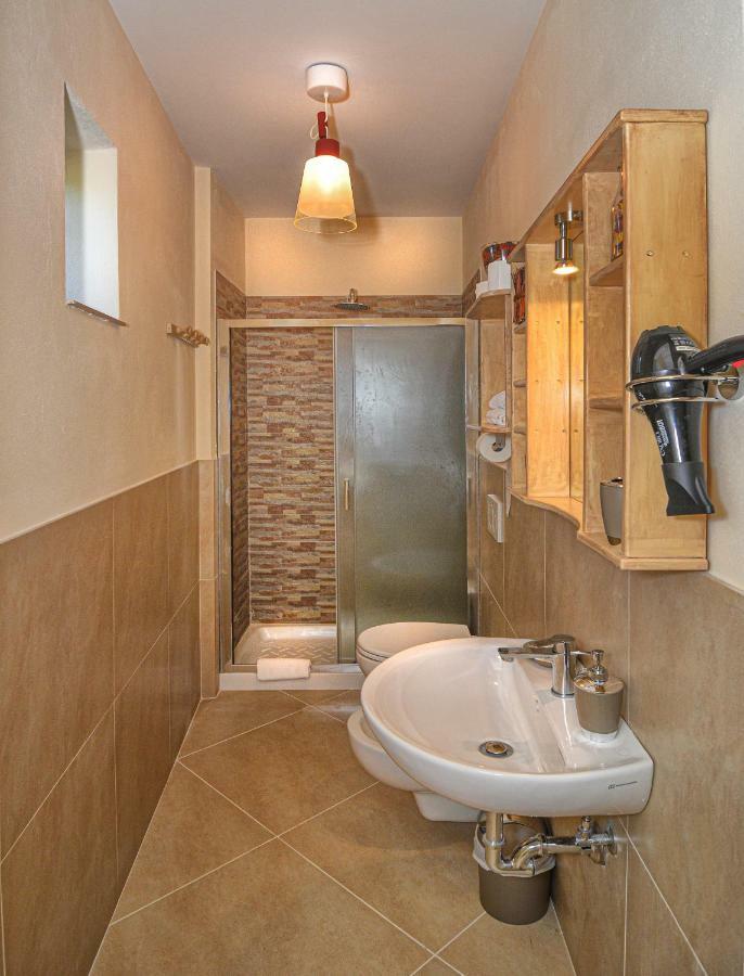 לוקה La Mandolata Dei Poeti Apartaments מראה חיצוני תמונה